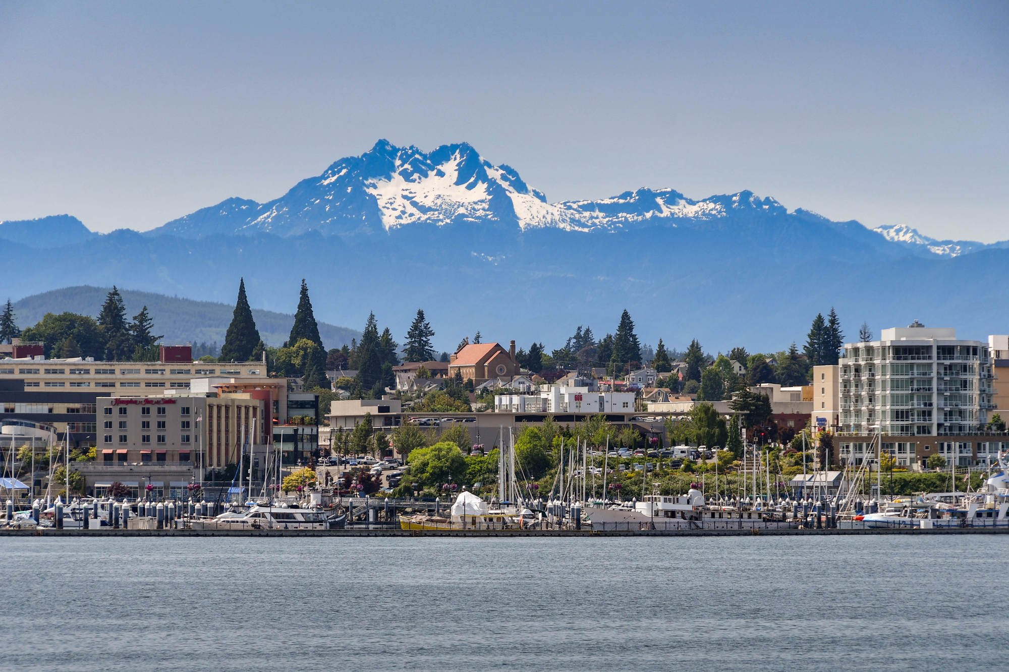 We make moving simple, fast, and stress-free for families and businesses across Bremerton