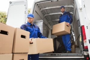 Professional Movers VS Brokers in Kent, WA